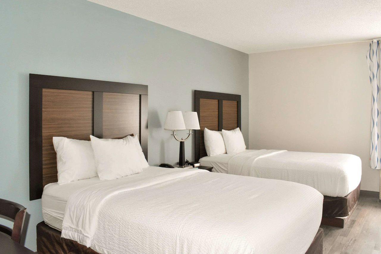 Clarion Pointe Vidalia - Lyons West Hotel Exterior photo