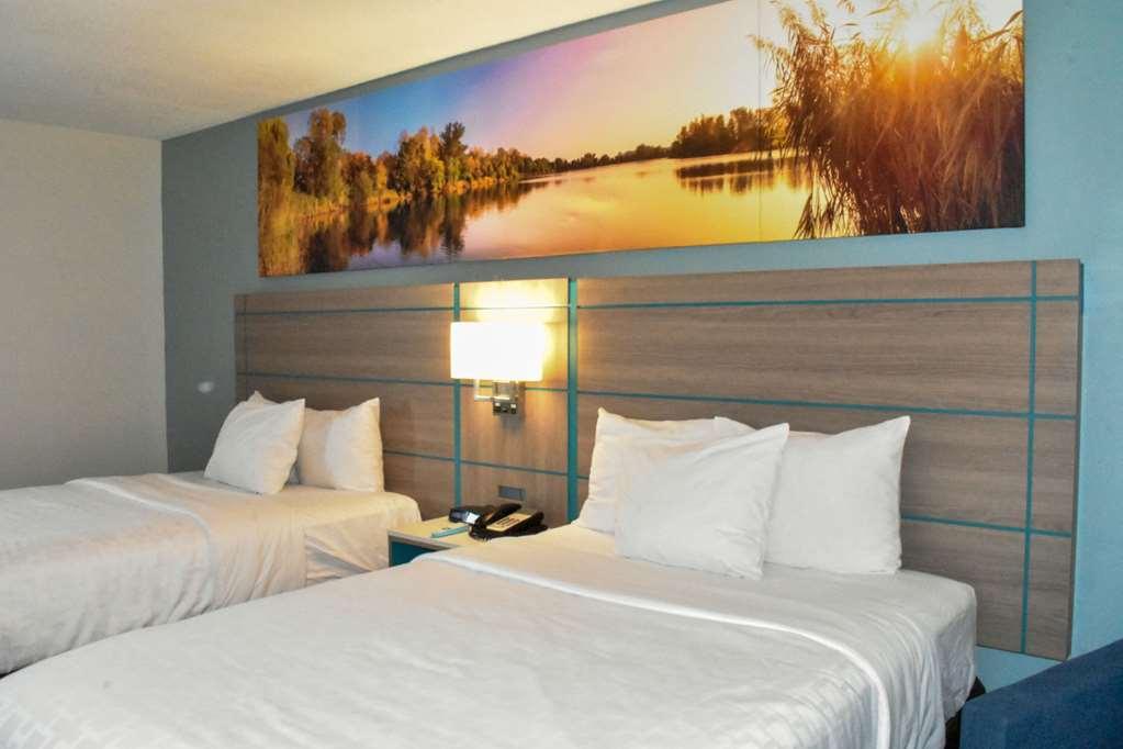 Clarion Pointe Vidalia - Lyons West Hotel Room photo